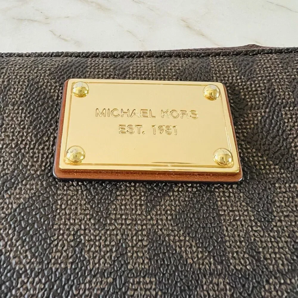 MICHAEL KORS Jet Set Travel Brown Leather Large Continental Zip Wallet Wristlet